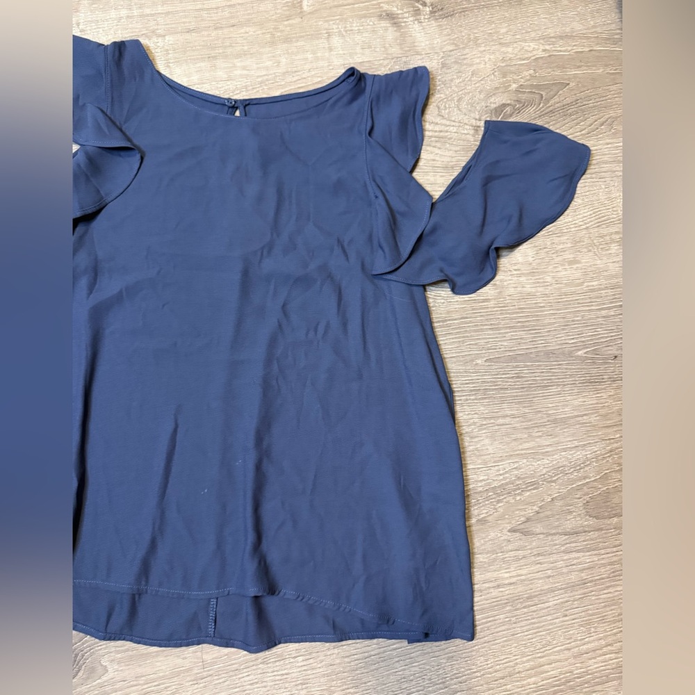 •LUSH• RUFFLE CUTOUT TOP - Picture 2 of 6